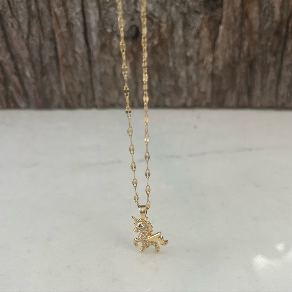 18K Gold Plated Unicorn Pendant Necklace Zirconia Charm Chain NWT - Picture 5 of 14